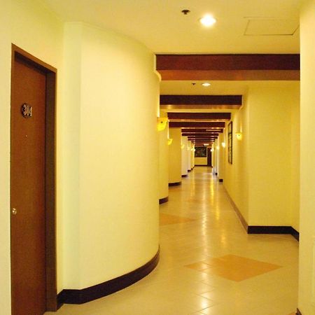 Country Village Hotel Cagayan de Oro Esterno foto