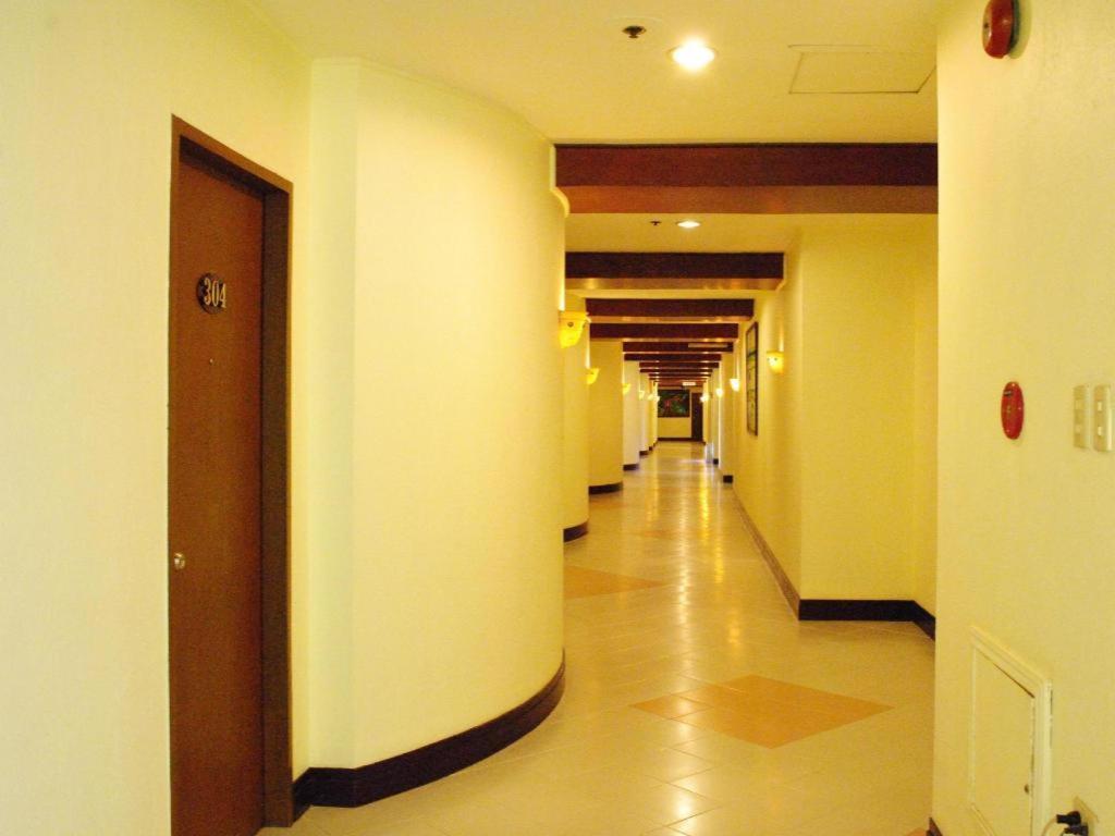 Country Village Hotel Cagayan de Oro Esterno foto
