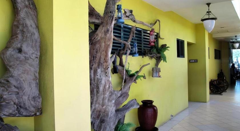 Country Village Hotel Cagayan de Oro Esterno foto