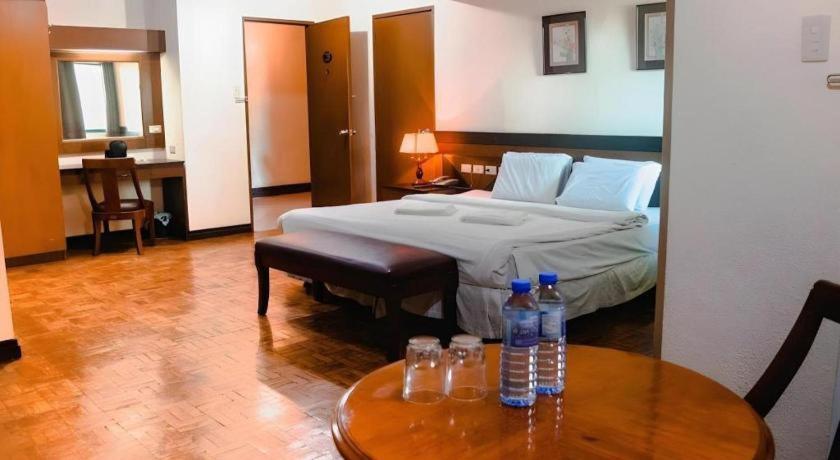 Country Village Hotel Cagayan de Oro Esterno foto