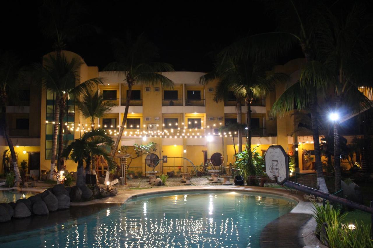 Country Village Hotel Cagayan de Oro Esterno foto