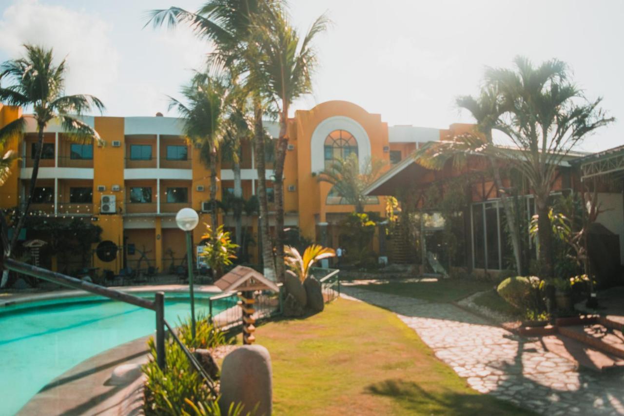 Country Village Hotel Cagayan de Oro Esterno foto
